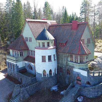 Villa Hvitträsk te Kirkkonummi aan het Vitträsk meer