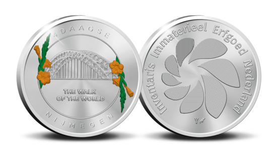 Nijmegen 100 jaar gaststad 4-Daagse, 1 OZ Zilver 0,999 Prooflike, voor- en achterkant