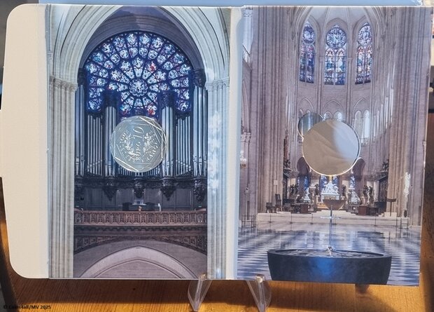 10 euro 2025 "Notre Dame", Zilver, verpakking binnenkant