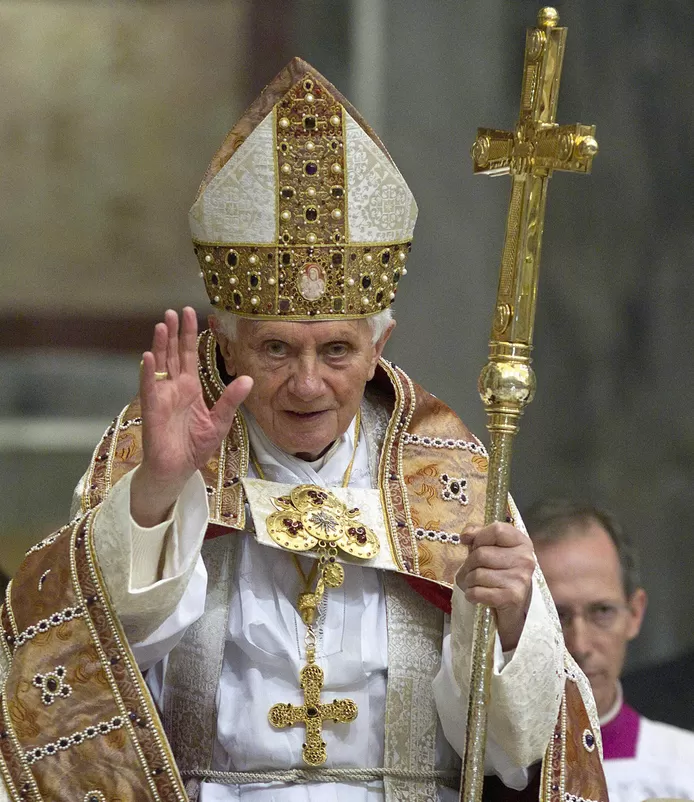 Paus-Benedictus-XVI-(2005-2013)